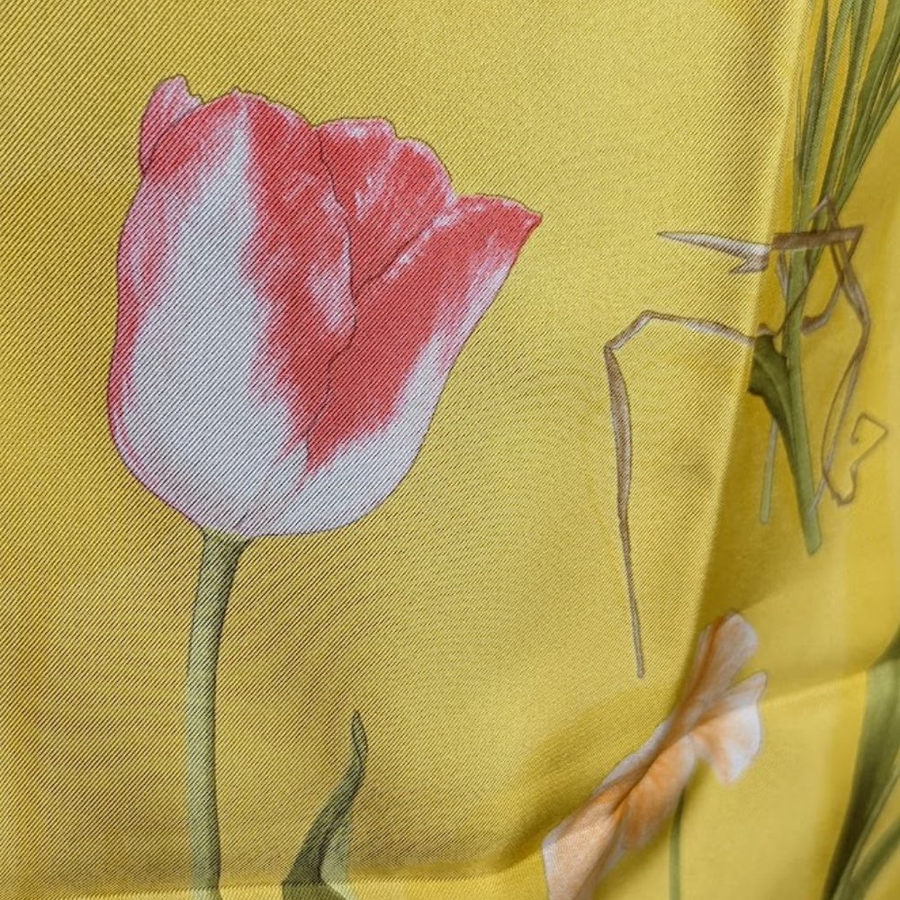 Salvatore Ferragamo 100% Silk Rare Floral Yellow Scarf - Picture 7 of 13